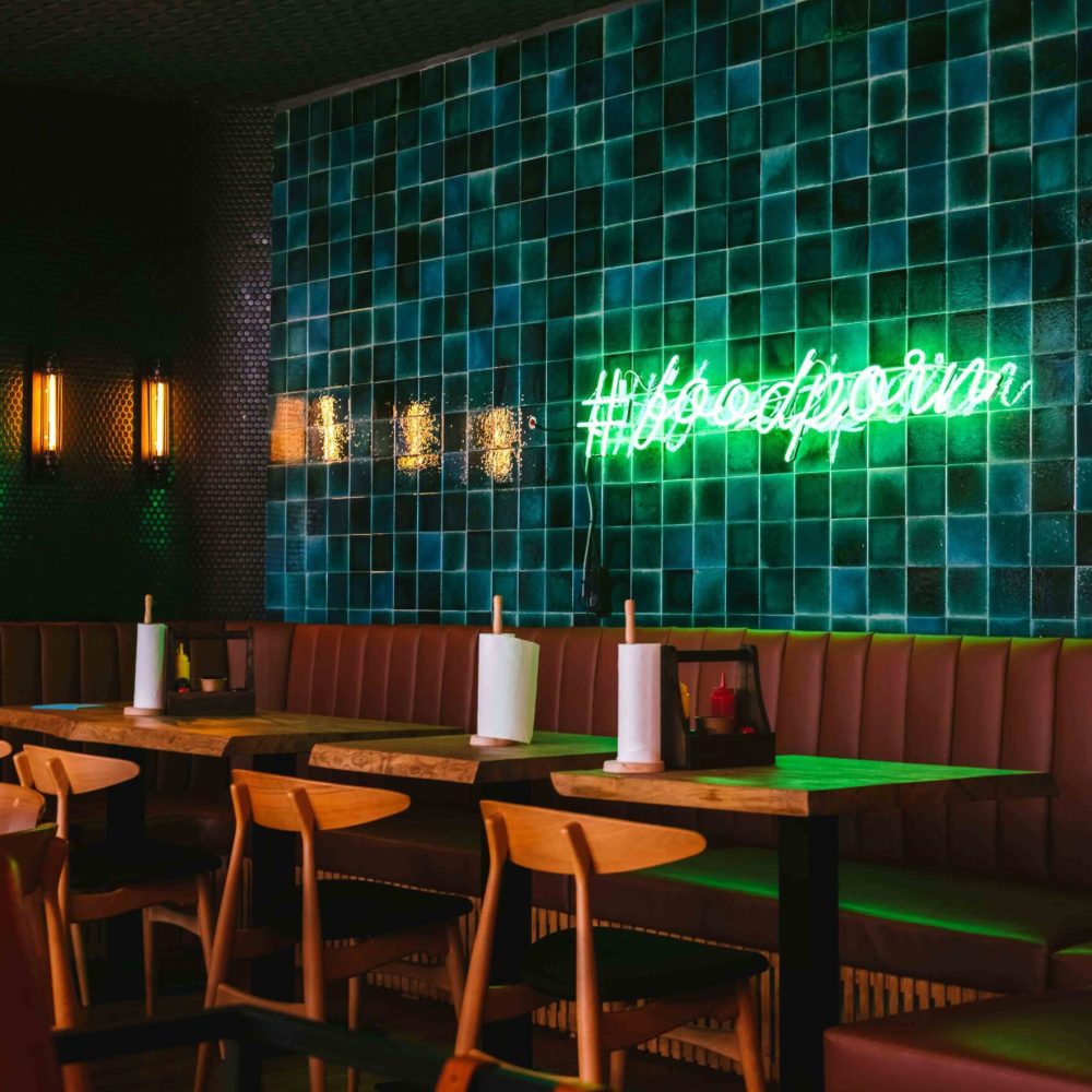 pexels-igor-starkov-233202-1055058